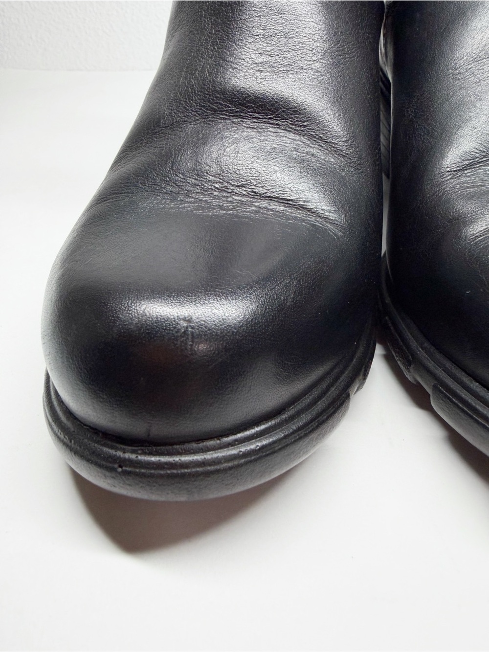Blundstone Leather Heeled Chelsea Ankle Boots - Picture 5 of 11